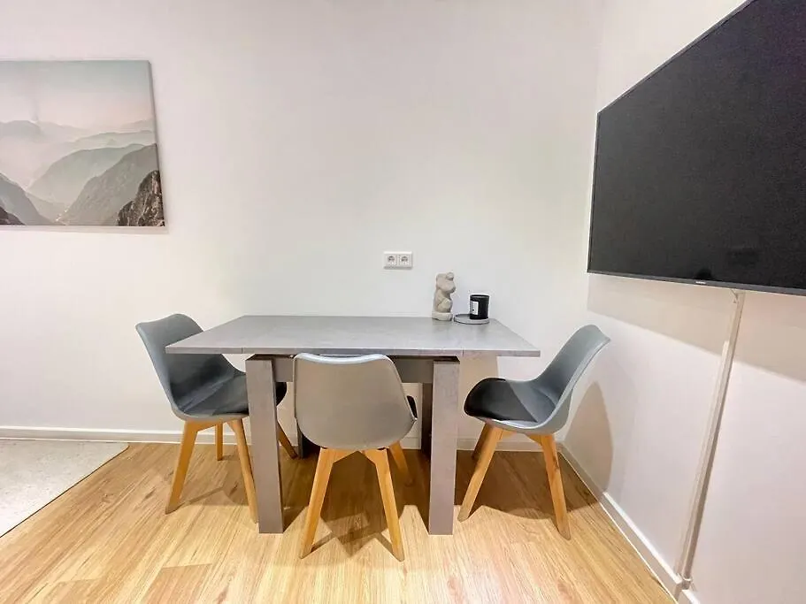 70Qm - 3 Rooms - Free Parking - City - Mallibase Apartments Hannover Deutschland